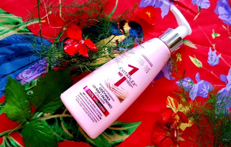 Eveline Revitaplex skoncentrowana odżywka do rąk i paznokci w balsamie