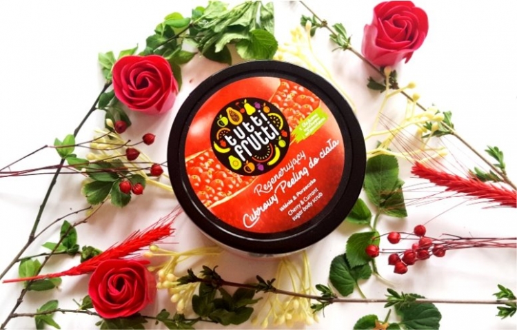 Farmona Tutti Frutti regenerujący cukrowy peeling do ciała wiśnia i porzeczka