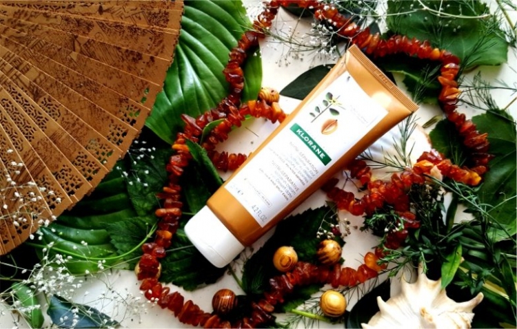 Klorane odżywka na bazie wyciągu z drzewa egipskiego do włosów suchych