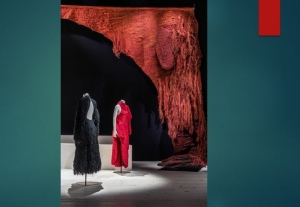 Wystawa w DESA Abakanowicz x  McQueen