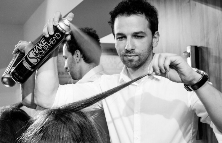 Domowe sposoby na regenerację włosów po kąpielach słonecznych