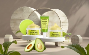 Zadbaj o nawilżenie z kosmetykami Floslek