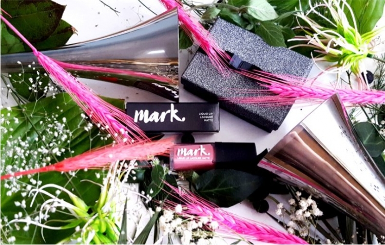 Avon Mark matowa szminka w płynie Nude Vibes