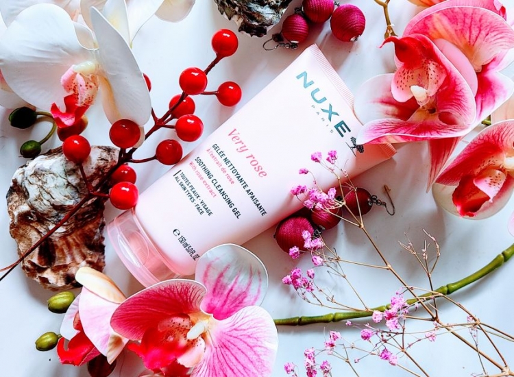 Nuxe Very Rose łagodzący żel do mycia twarzy