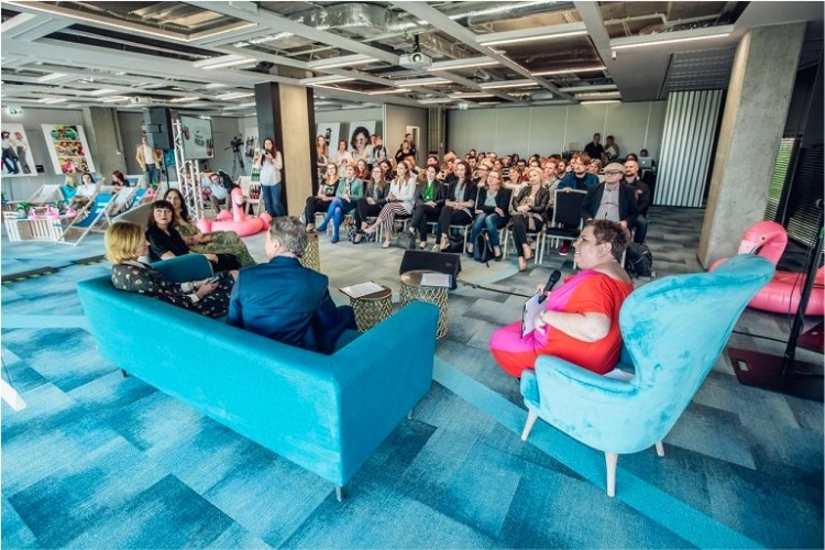 Dorota Wellman oraz goście na konferencji prasowej Feminizm Przyjemności