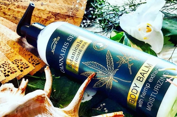 Joanna Cannabis Seed nawilżający balsam do ciała z ekstraktem z konopi