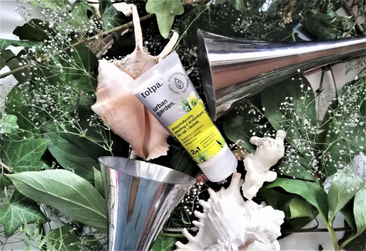 Tołpa Urban Garden enzymatyczny peeling z drobinkami do rąk i skórek