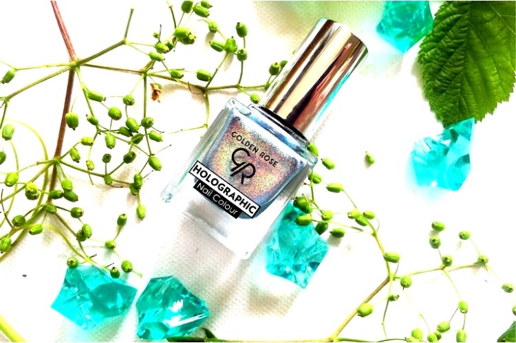 Zabierz paznokcie na wakacje z Golden Rose