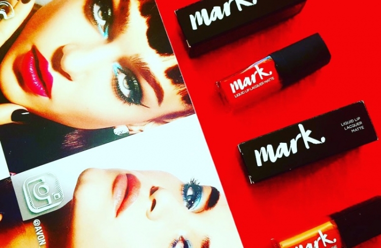 Szminka doskonała Liquid Lip od Avon mark