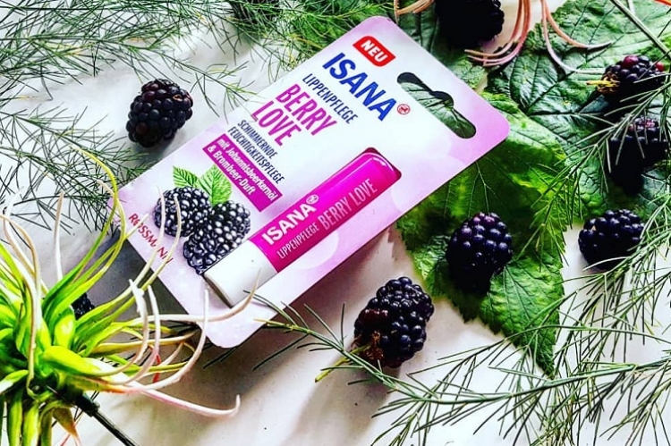 Isana Berry Love pomadka do ust