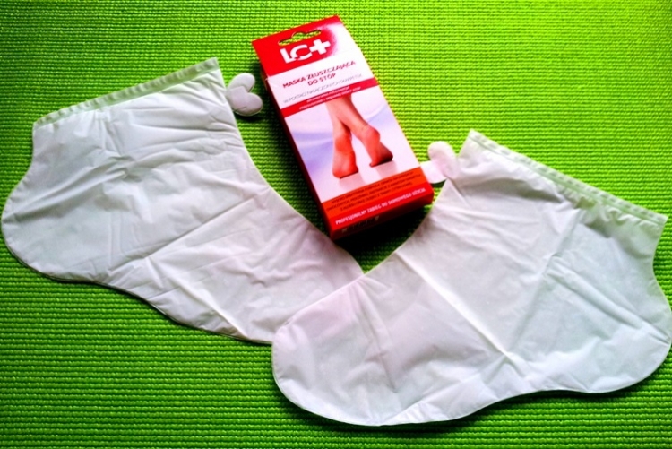 LC+ maska złuszczająca do stóp w postaci skarpetek