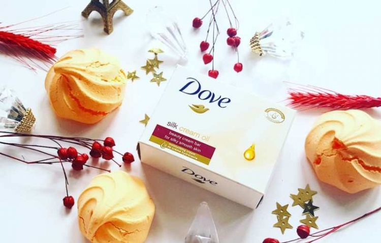 Dove kremowa kostka myjąca Silk Cream Oil