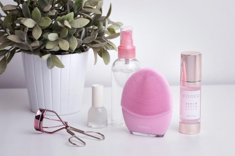 Serum Serum Serum od Foreo