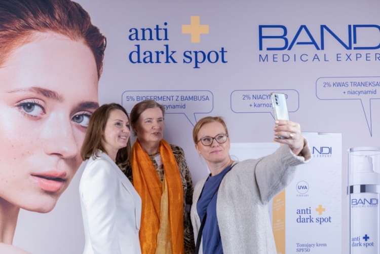 Konferencja Bandi Anti Dark Spot