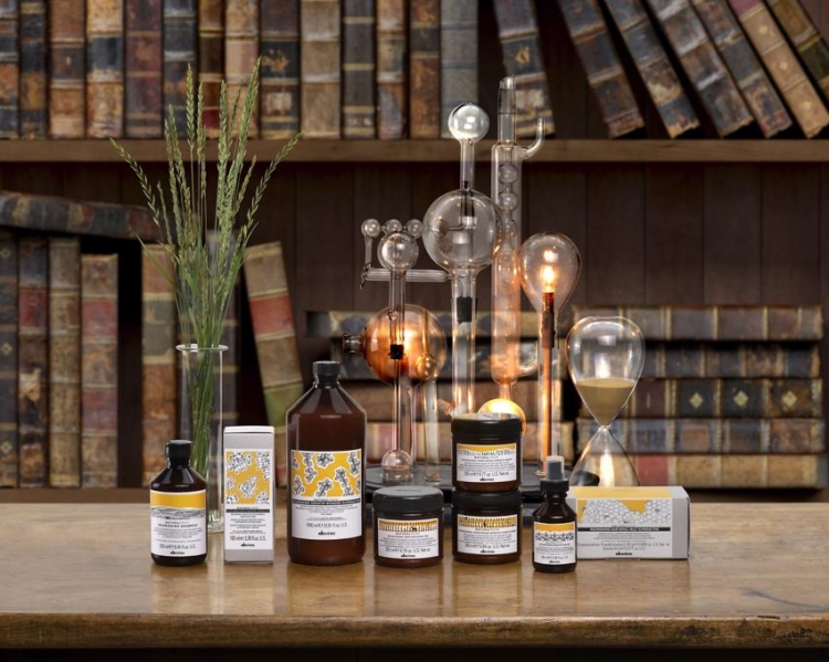 Odbudowa włosów z kosmetykami Davines Nourishing