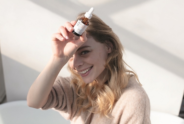 Nowość SVR Ochronna Ampułka SPF30