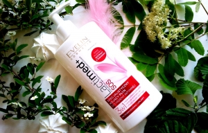 Eveline Cosmetics LactiMED+ kojący płyn do higieny intymnej 3w1