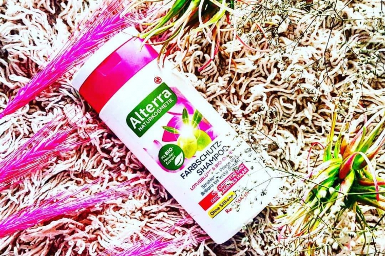 Alterra Bio szampon chroniący kolor Kwiat Lotosu i Oliwka