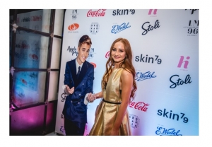 Littlemooonster96 ambasadorką lakier&oacute;w hybrydowych hi hybrid