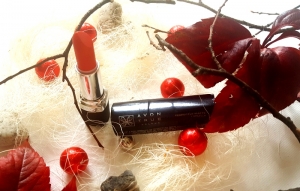 Avon True Colour matowa szminka Coral Fever