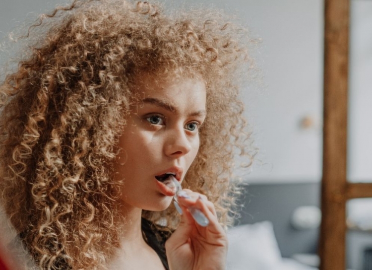 Czy stosować płyn do płukania jamy ustnej