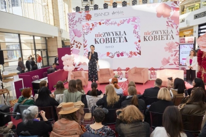 nieZWYKŁA Kobieta w Arkadii