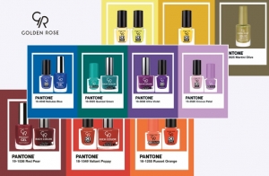 Trendy w jesiennym manicure z gamą kolor&oacute;w Pantone Golden Rose