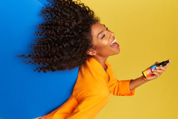 Dodaj blasku swoim włosom na wiosnę