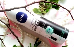 Nivea Invisible for Black&White antyperpirant w sprayu