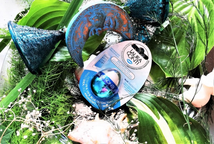 Laura Conti balsam do ust chroniący przed błękitnym światłem smartfonów