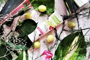 Alterra peeling kremowy z witaminą E i ekstraktem z żurawiny