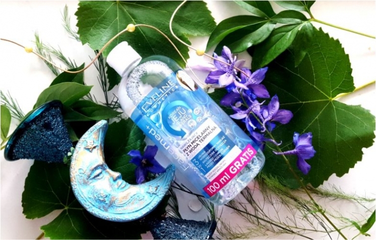 Eveline FaceMed+ nawilżający płyn micelarny z wodą termalną Jeju 3w1