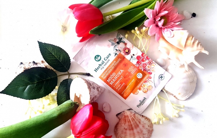 Farmona Herbal Care maseczka rozświetlająca miód manuka