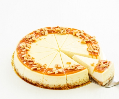 Sernik z kajmakiem i orzechami