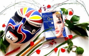 Eveline Cosmetics Q10 przeciwzmarszczkowa maska na tkaninie