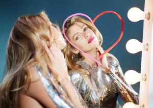 Stella Maxwell ambasadorką Max Factor