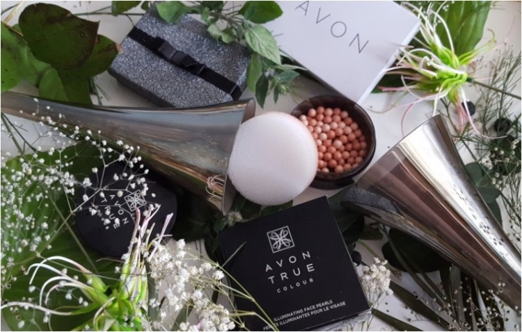 Avon True Colour rozświetlające perełki do twarzy